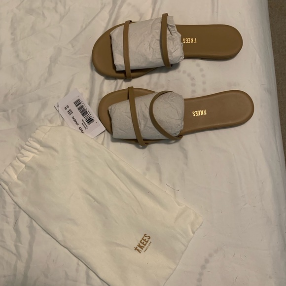 Brand New Tkees Gemma Sandal - Picture 2 of 3